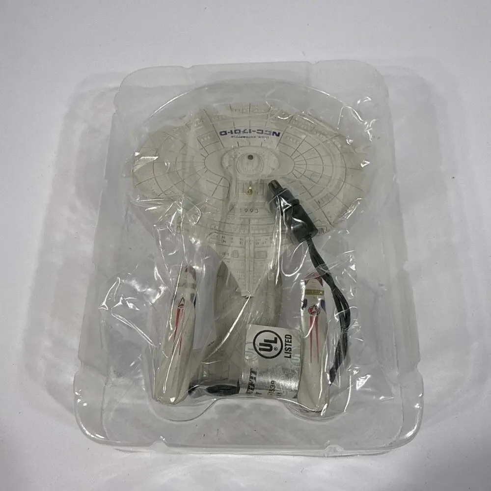 Hallmark 1993 Ornament Star Trek U.S.S. Enterprise with Box